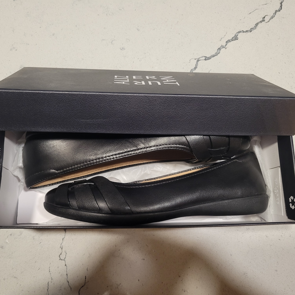 Naturalizer Women's Black Flats